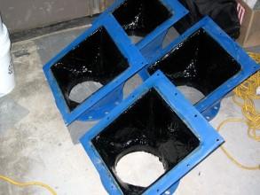 Belzona 1812 (Ceramic Carbide FP) aplicado aos funis antes do revestimento com Belzona 2111 (D&A High-Build Elastomer)